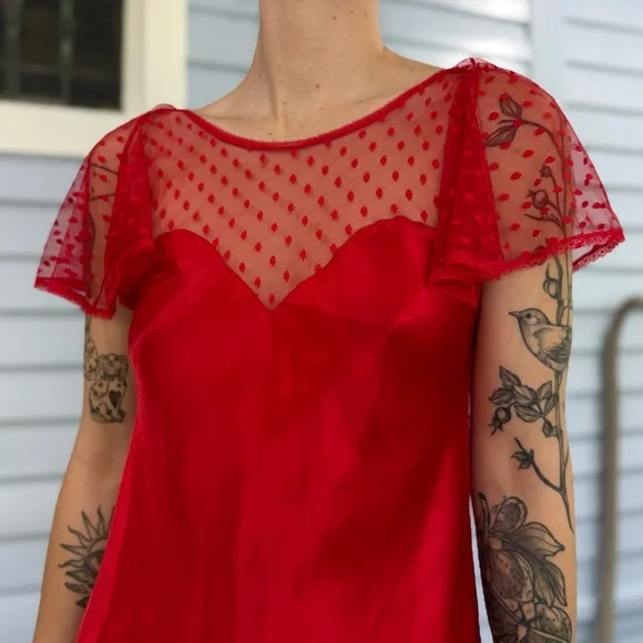 Vintage 80s Red Bias Cut Sheer Swiss Dot Flutter Sleeve Back Bow Nightgown - Picture 3 of 7